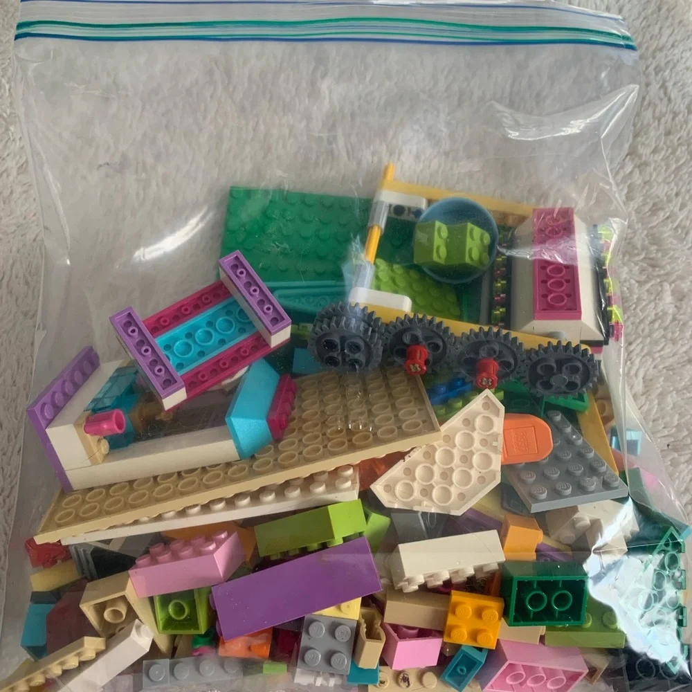 LEGO 1 1b. Bag Miscellaneous Pieces Lego Friends
